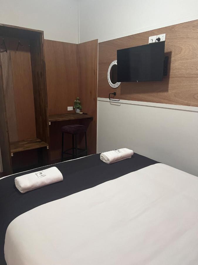 Gin Gin Budget Accommodation Eksteriør billede