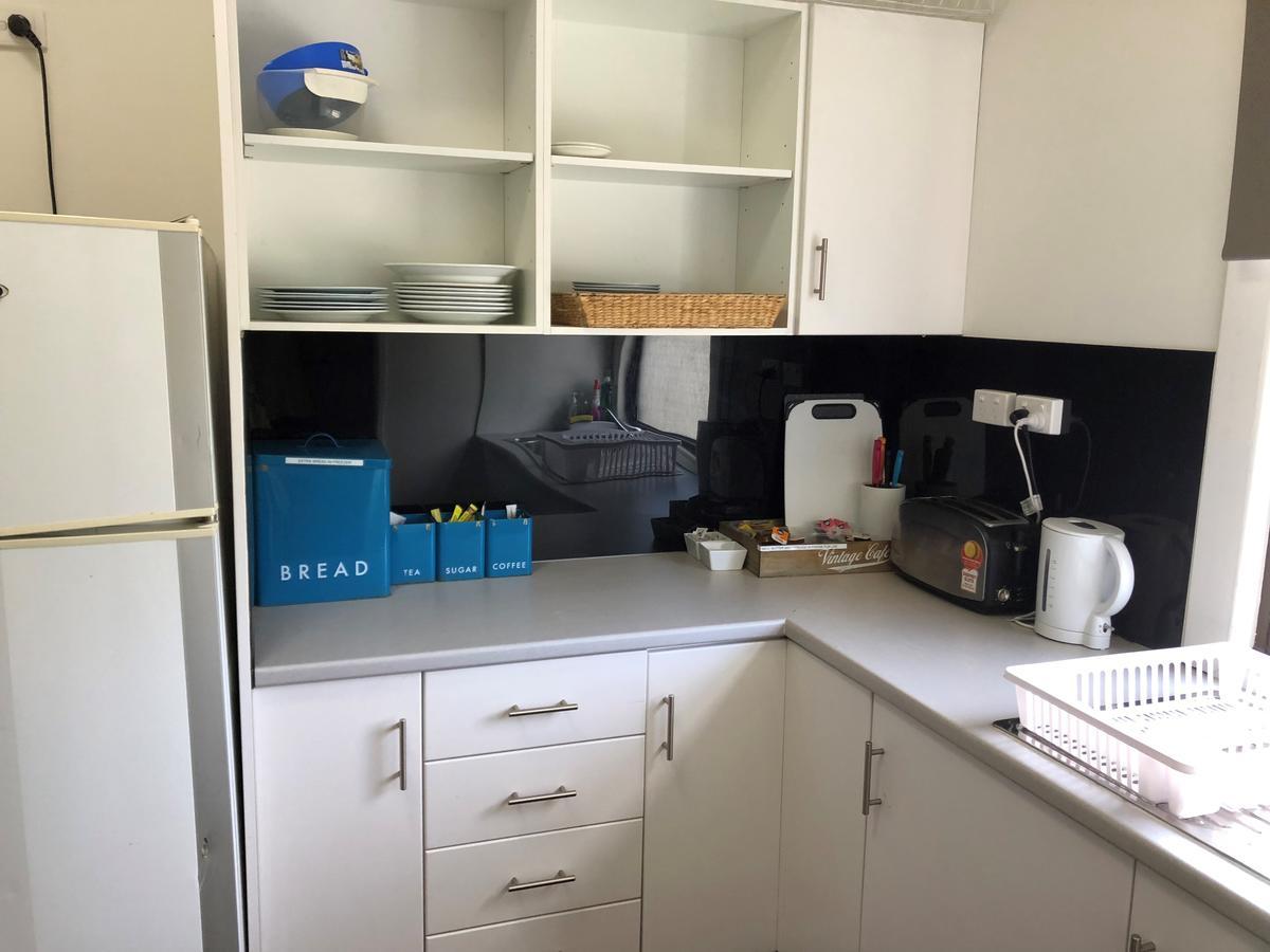 Gin Gin Budget Accommodation Eksteriør billede